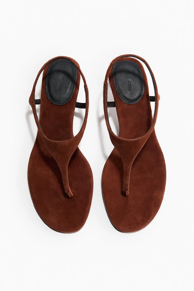 اتش اند ام صندل بكعب من الجلد السويدي